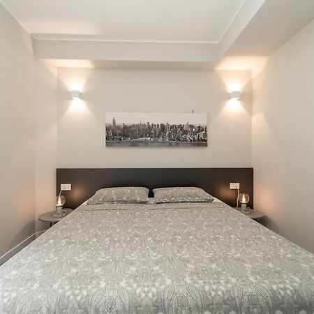 Apt 2 Min From The Cathedral With Private Parking Como Luaran gambar