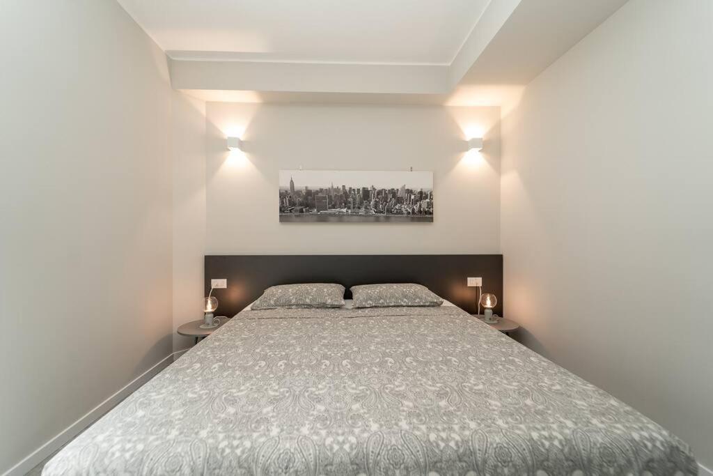 Apt 2 Min From The Cathedral With Private Parking Como Luaran gambar