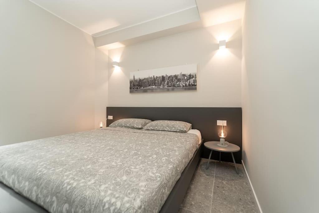 Apt 2 Min From The Cathedral With Private Parking Como Luaran gambar