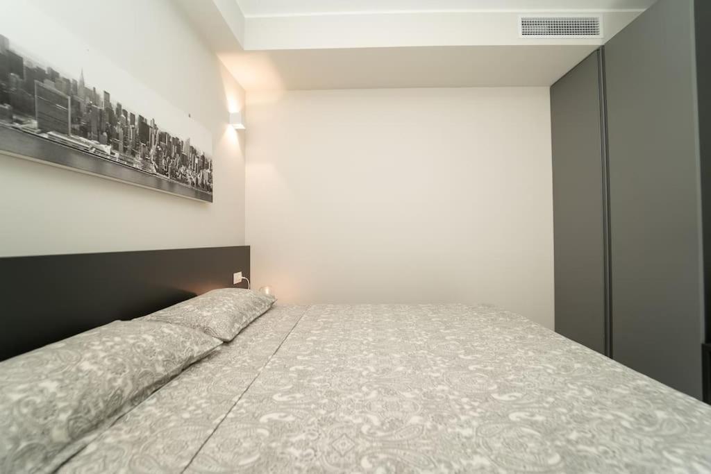 Apt 2 Min From The Cathedral With Private Parking Como Luaran gambar